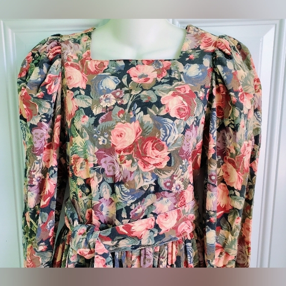 LAURA ASHLEY Vintage 90s Pinwale Cotton Corduroy Dress with Matching Sash - Picture 3 of 10